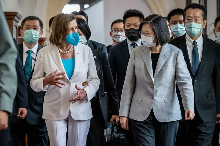 Nancy Pelosi e a presidente Tsai Ing-wen: a congressista americana foi a primeira a ir a Taiwan, em 3 de agosto (Chien Chih-Hung/Office of The President/Getty Images)