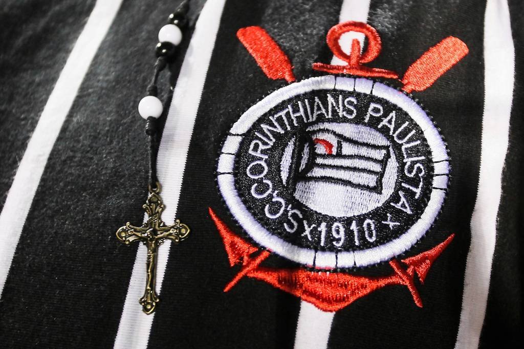 Corinthians sem hino? Editoras afirmam que direitos da música não pertencem ao time