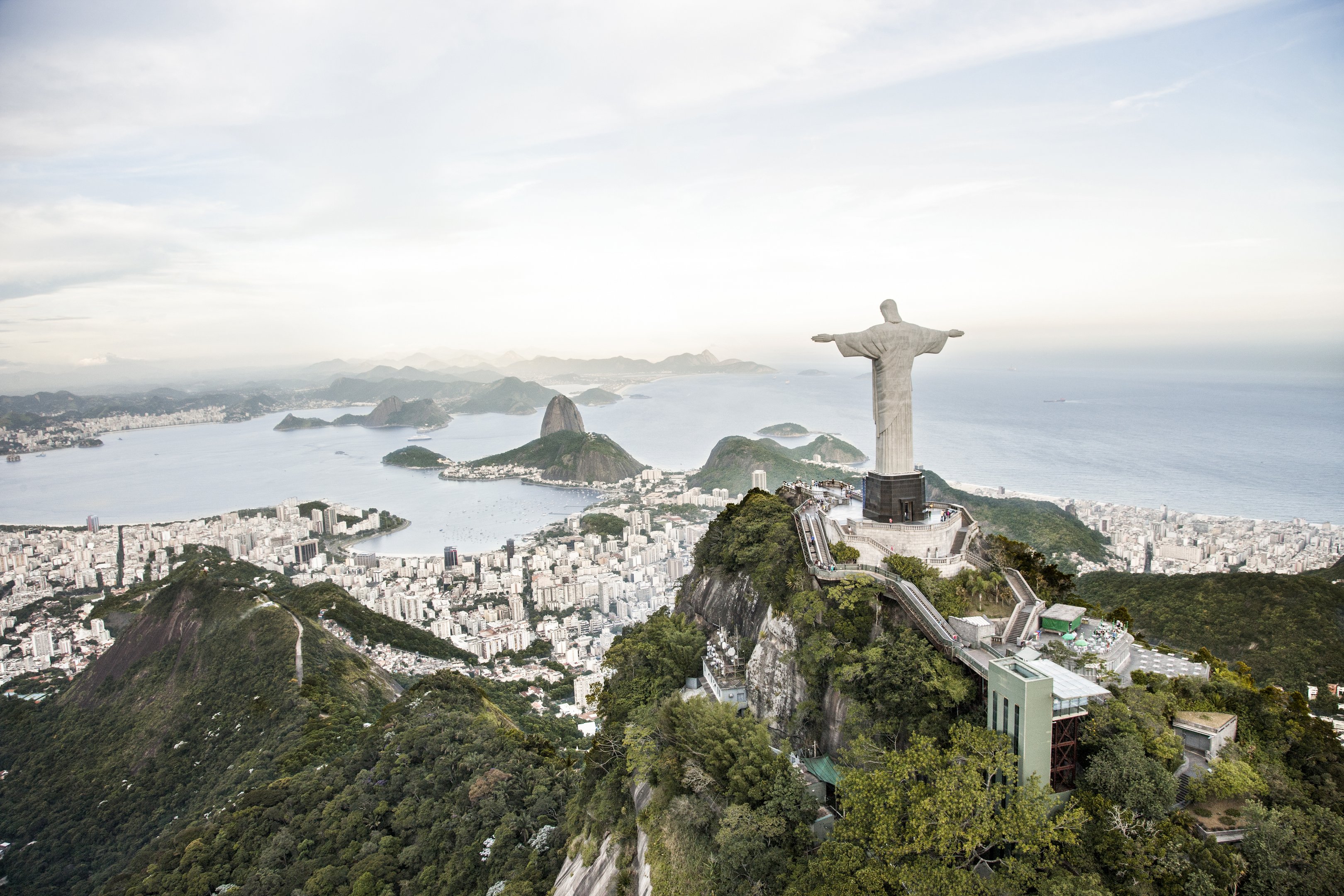 Após sensação térmica de quase 47 graus, Rio entra em estágio de atenção com temporal