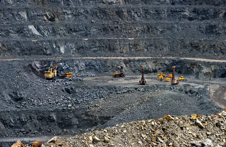Ferro: novo poço extrai o minério em solo profundo (Georgy Rozov/Getty Images)