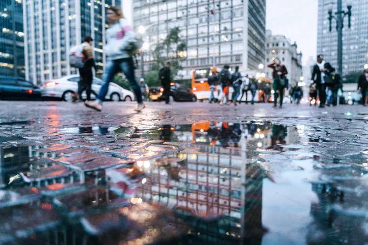 Os termômetros variam entre 14 ºC e 26 ºC nesta terça-feira (Nikada/Getty Images)