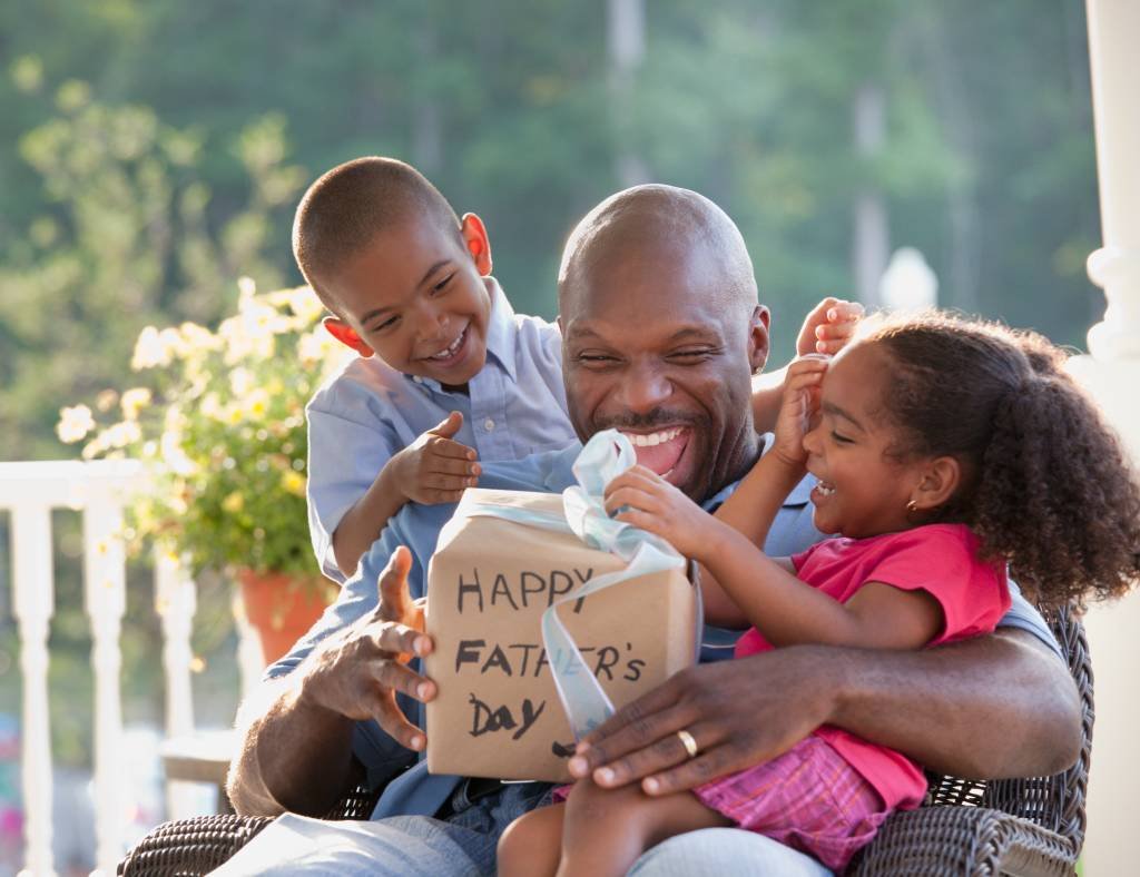 FELIZ DIA DOS PAIS BOM DIA: Veja lindas MENSAGENS para o Dia dos