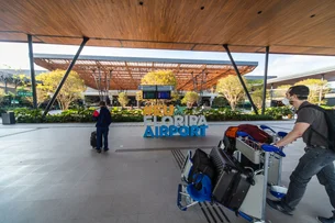 Aeroporto de Florianópolis está fechado depois que aeronave da Azul sofreu danos na aterrisagem