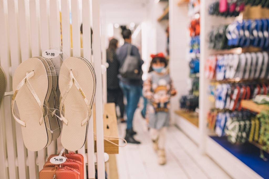 Rise Retail criou para loja de calçados uma área de experimentação de tecnologias, inovação e análise da experiência do usuário (Rise Retail/Divulgação)