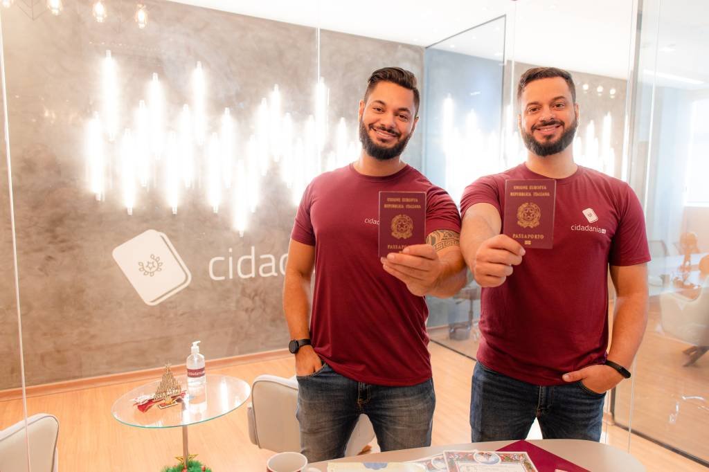 Rodrigo e Rafael Gianesini, fundadores da Cidadania4u: startup quer simplificar pedidos de cidadania europeia para brasileiros (Cidadania4u/Divulgação)