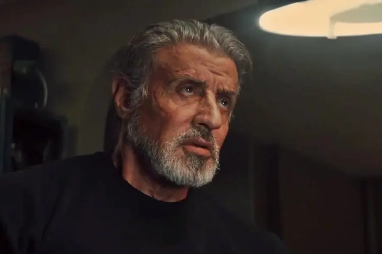 Sylvester Stallone assume papel de herói aposentado em Samaritano (Prime Video/Reprodução)