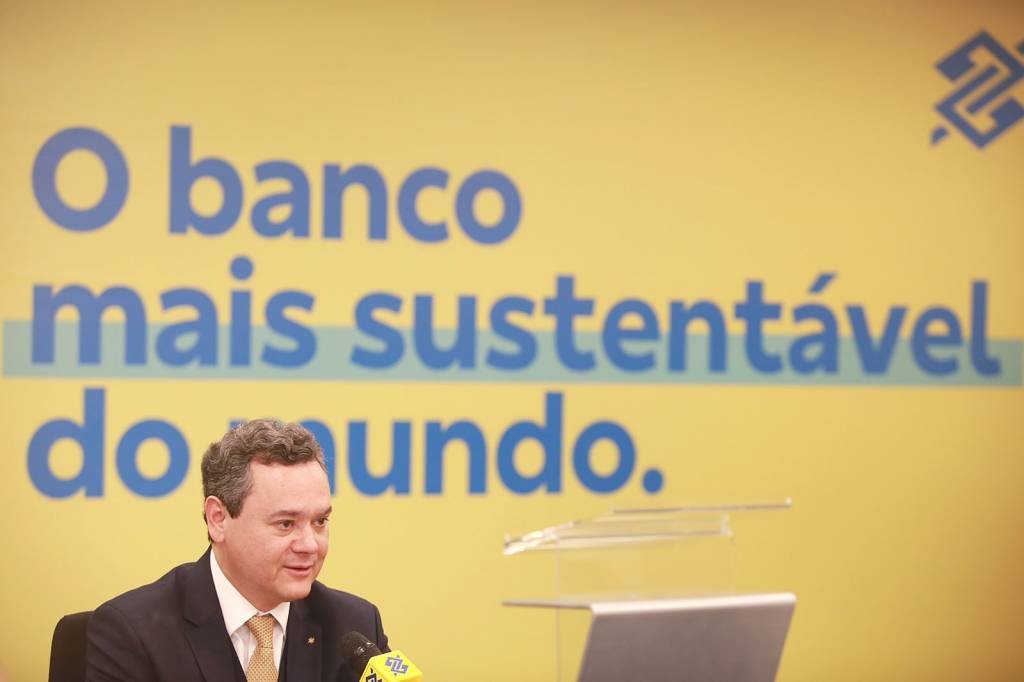BB avalia condições de risco e não descarta oferecer consignado a beneficiários do Auxílio Brasil