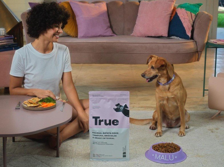 Petlove convoca tutores para refletir sobre alimentação saudáveis para cães