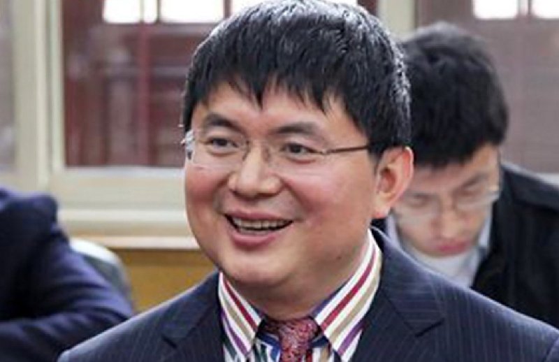 Bilionário chinês "desaparecido" desde 2017 é condenado a 13 anos de prisão por crimes financeiros