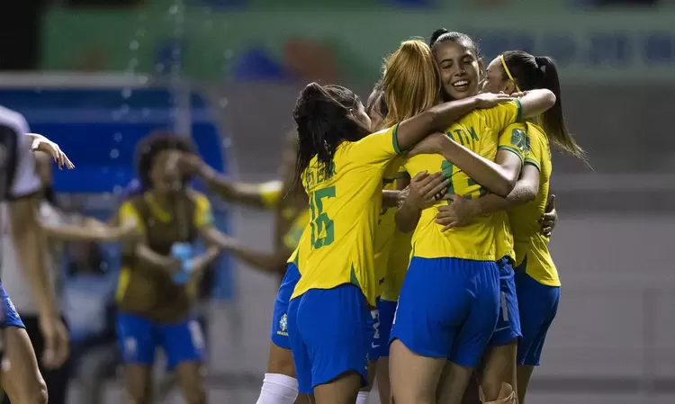 Jogadoras brasileiras comemoram: Copa 2027 ainda não tem data e local definidos; veja quando será feita a decisão (Agência Brasil/Reprodução)