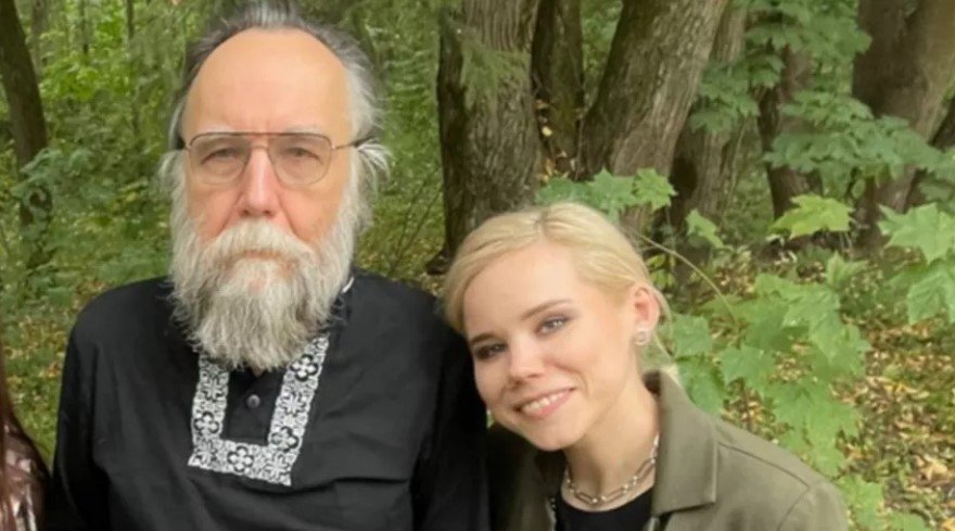 Daria Dugina e seu pai, Alexander Dugin, considerado guru de Putin (Telegram/Reprodução)