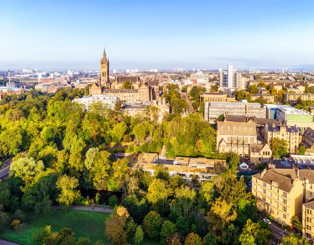 Vista aérea de Glasgow, na Escócia: Universidade de Strathclyde, na cidade, abriu as inscrições para seu auxílio financeiro voltado para alunos e alunas internacionais na última segunda-feira (1º) (George Clerk/Getty Images)