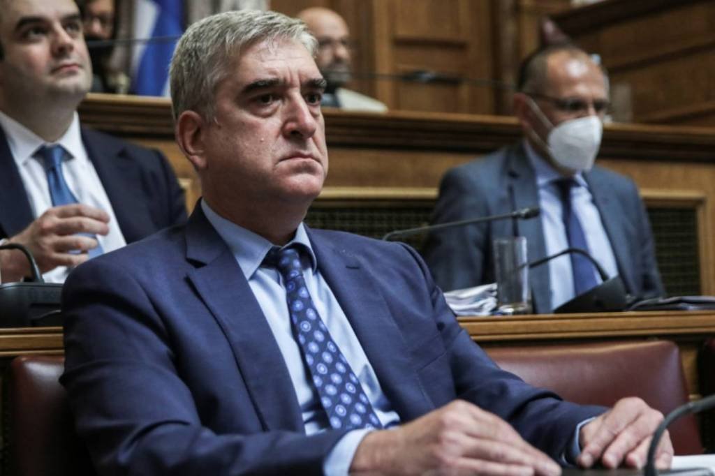 Algumas horas antes, o secretário-geral do gabinete do primeiro-ministro Grigoris Dimitriadis e seu sobrinho também renunciaram ao cargo (AFP Forum/AFP)
