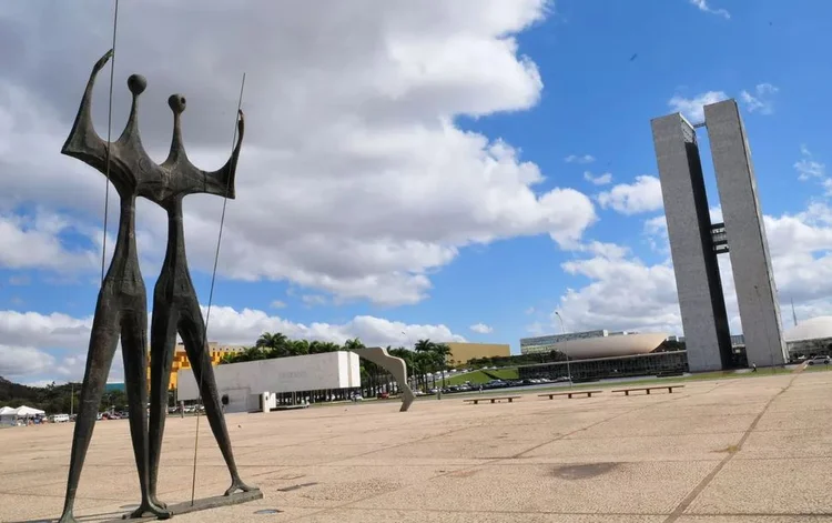 Praça dos Três Poderes: ministros do Supremo Tribunal Federal (STF) terão reajuste de 18%, parcelados ao longo de três anos (Tony Winston/Agência Brasília/Divulgação)