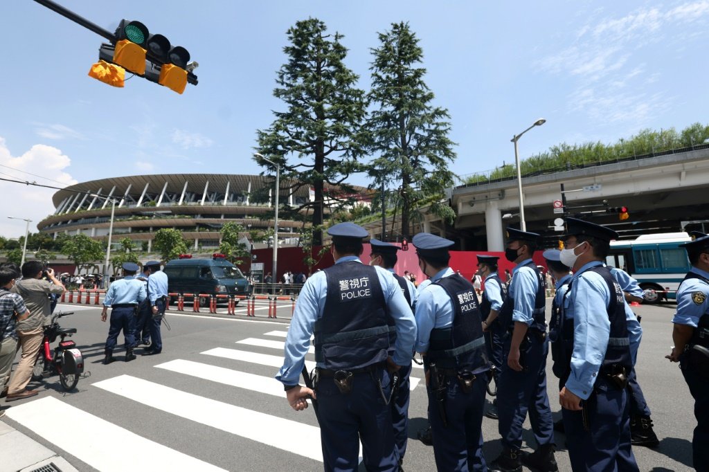 Polícia japonesa: policial fica bêbado e perde documentos de investigação com dados de 400 pessoas (AFP/AFP Photo)