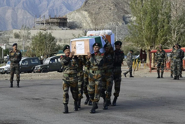 Corpo de soldado indiano foi encontrado no 'campo de batalha mais alto do mundo' após 38 anos (AFP/AFP Photo)