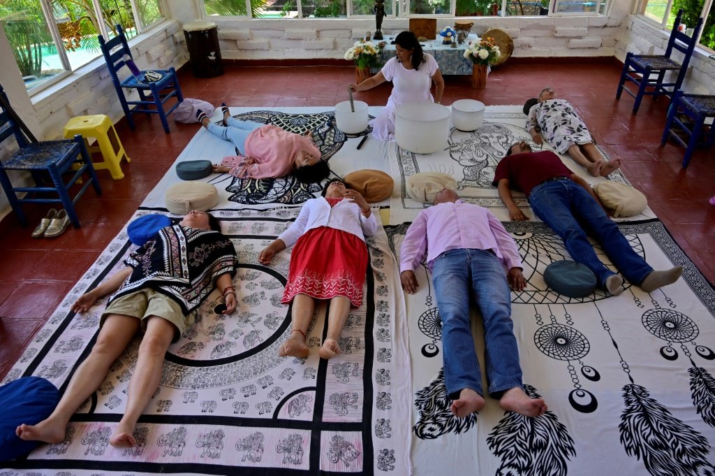sessão de meditação em um hospedaria de Amatlán de Quetzalcoatl, México