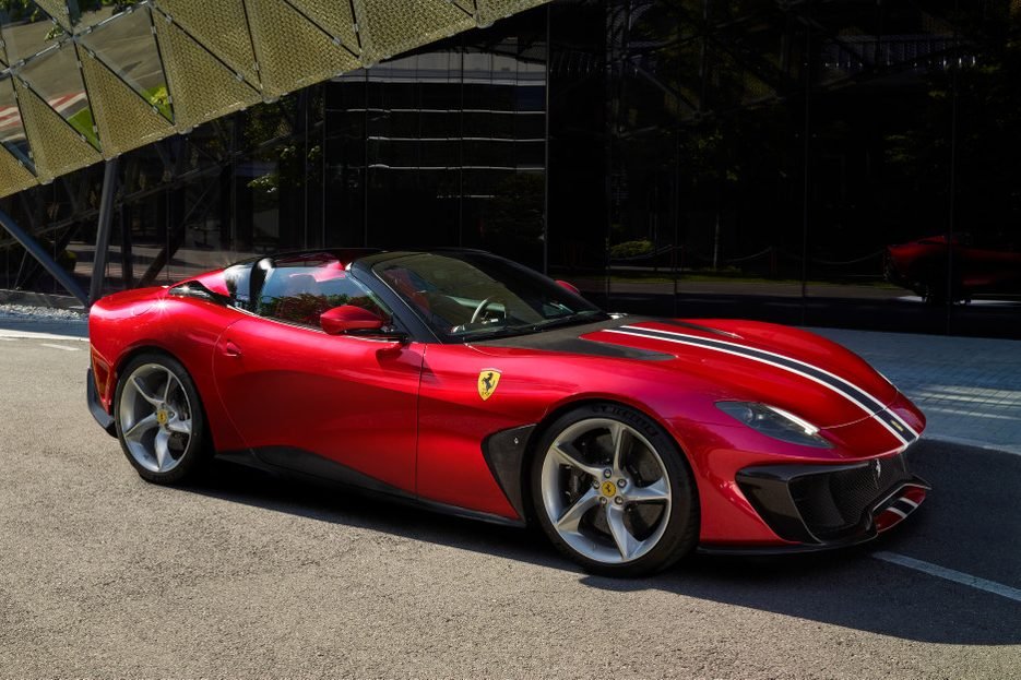 Modelo foi desenhado pelo Centro Stile Ferrari, na Itália. (Ferrari/Divulgação)