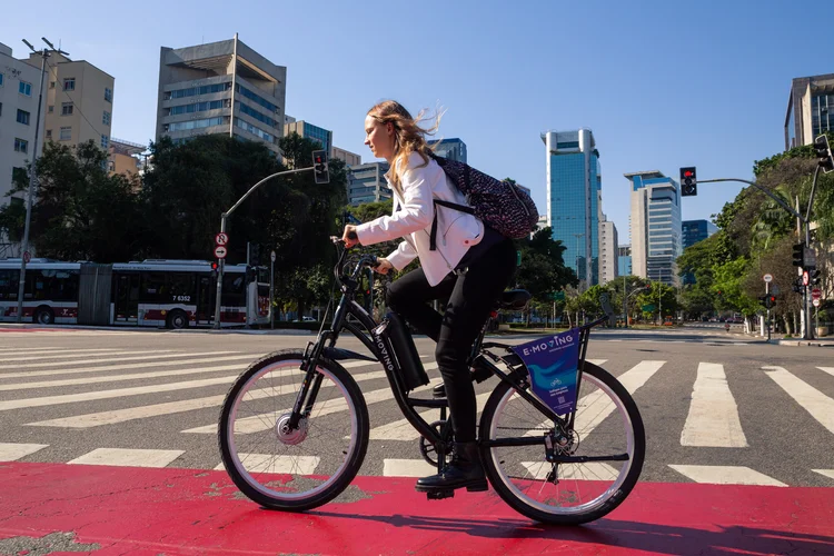 Expectativa é ter pelo menos 1500 bicicletas elétricas fazendo entregas do varejo até 2023 (Bússola/Reprodução)