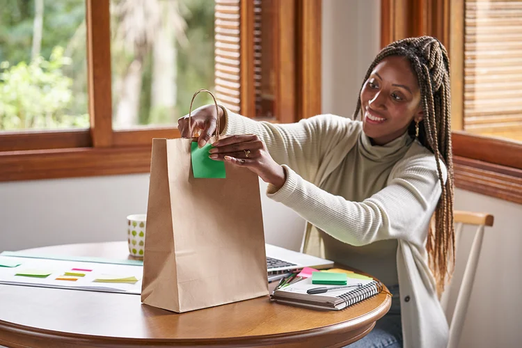 Com embalagens sustentáveis com papelão ondulado e papel propriamente dito, sustentável, que é transformado principalmente em sacos e sacolas, empresa cresceu 23% nos últimos cinco anos (Irani/Divulgação)