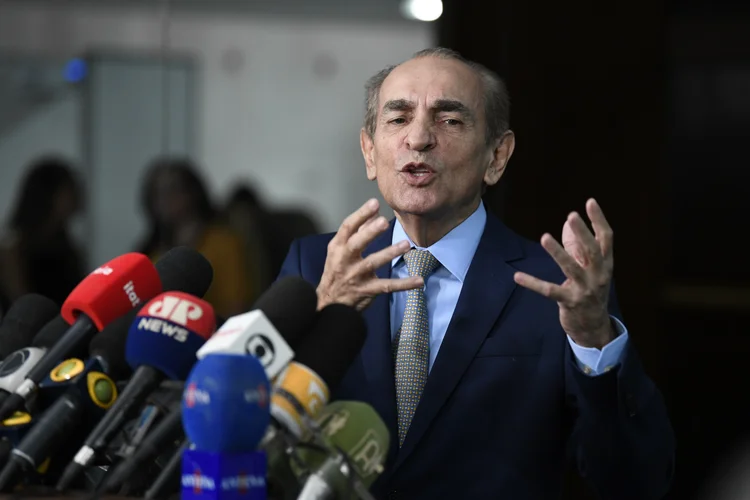 Relator-geral do Orçamento de 2023, senador Marcelo Castro (MDB-PI), concede entrevista coletiva para detalhar o Projeto de Lei Orçamentária Anual (Ploa), que foi enviado pelo governo ao Congresso Nacional nesta quarta (31/08). 

O Projeto de Lei Orçamentária Anual (Ploa) faz uma estimativa das receitas e fixa as despesas públicas para o exercício do ano seguinte. O prazo para a apresentação do Ploa é fixado na Constituição Federal. O projeto traz as previsões do Poder Executivo para variáveis macroeconômicas, como produto interno bruto (PIB), inflação, câmbio, taxa de juros e salário mínimo.

Foto: Roque de Sá/Agência Senado (Roque de Sá/Agência Senado)