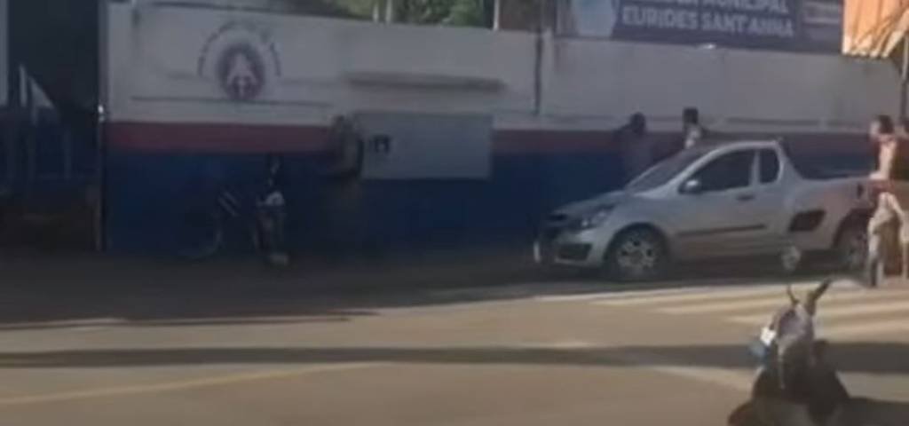 Jovem cadeirante é morta a tiros por aluno dentro da escola em Barreiras na Bahia