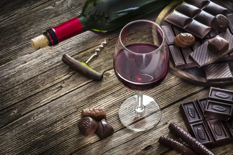 Vinhos também podem harmonizar com sobremesas de chocolate. (fcafotodigital/Getty Images)