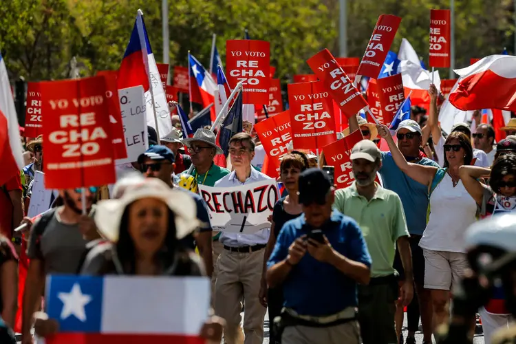 Conselho Constitucional chileno, liderado pela direita radical, trabalha na elaboração de um novo marco constitucional (JAVIER TORRES/AFP/Getty Images)