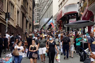 Imagem referente à matéria: Ato contra Trump na Rua 25 de Março tem ‘Bolsonaro preso’, gritos contra o tarifaço e defesa do Pix