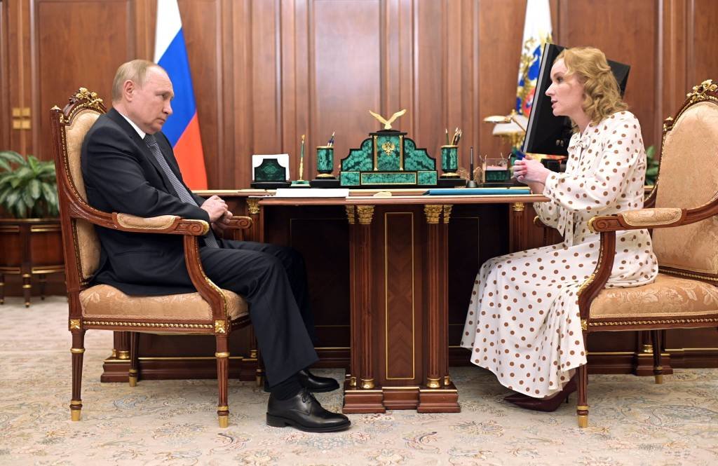 Maria Alexeyevna Lvova-Belova dirigiu a Comissão Presidencial para os Direitos da Criança (Mikhail Klimentyev/Getty Images)