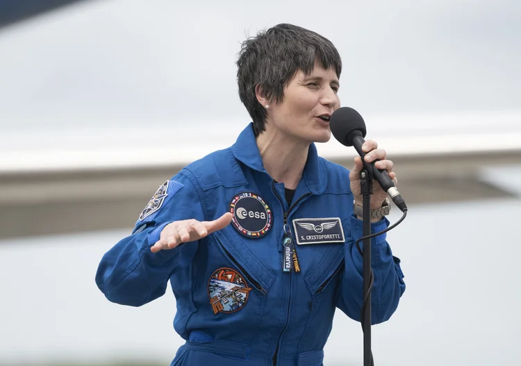 A astronauta é a quinta mulher e a primeira não americana a assumir o comando da espaçonave desde que um comandante foi nomeado oficialmente em 2000 (Joel Kowsky/Getty Images)