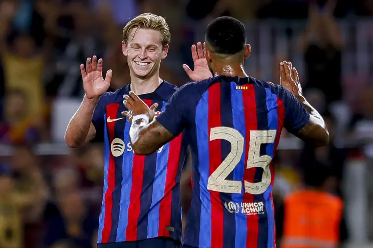 BARCELONA, SPAIN - AUGUST 7:  Barcelona's Frankie de Jong celebrates his goal during the 57th Joan Gamper Trophy friendly football match between FC Barcelona and Club Universidad Nacional Pumas at the Camp Nou stadium in Barcelona on August 7, 2022. (Photo by Adria Puig/Anadolu Agency via Getty Images) (Anadolu Agency/Getty Images)