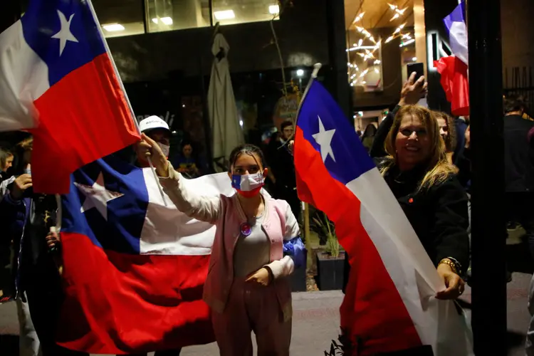 "Pela segunda vez, foi ratificada a Constituição em vigor no Chile, e é importante sermos coerentes com esta resposta democrática", disse Javier Macaya, presidente do partido de direita (Marcelo Hernandez/Getty Images)