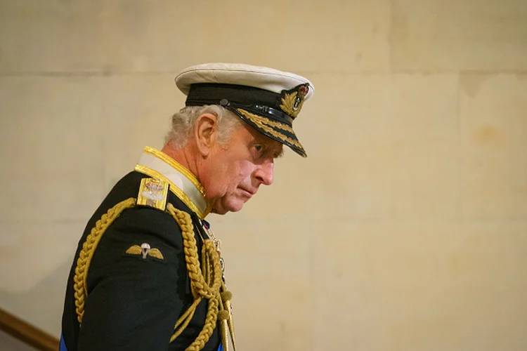 Charles III: Esta viagem marca seu primeiro deslocamento oficial ao exterior desde que Charles, de 74 anos, tornou-se rei em 8 de setembro (Dominic Lipinski - WPA Pool//Getty Images)