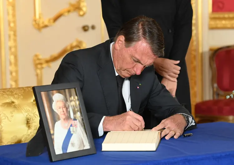 Bolsonaro: presidente participa de funeral da rainha Elizabeth II na Abadia de Westminster (Jonathan Hordle - WPA Pool/Getty Images)