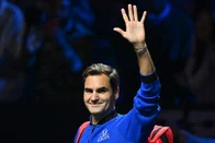 Imagem referente à notícia: Empresa oferece partida de tênis com Federer e 'jantar com a Monalisa' 