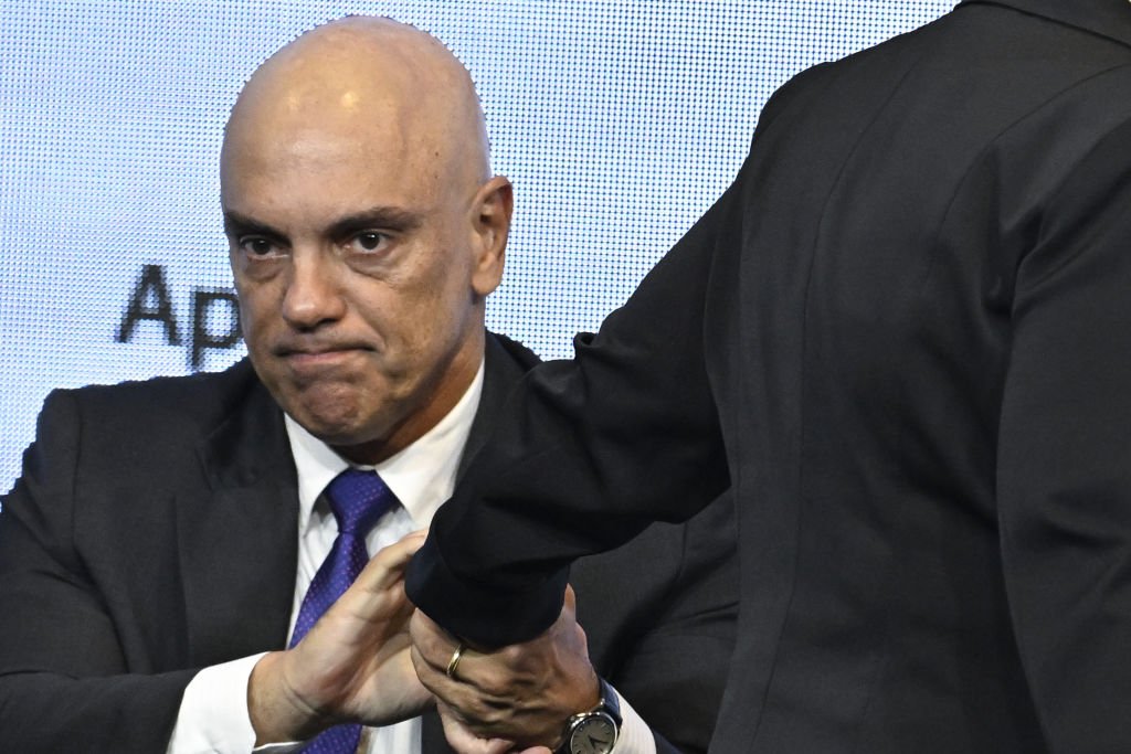 Moraes desbloqueia R$ 1,1 milhão do PL para pagamento de salários de funcionários