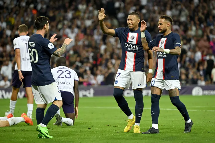 Futebol: Dos quatro jogadores mais bem pagos do mundo, três estão no mesmo time (Lionel Hahn/Getty Images)