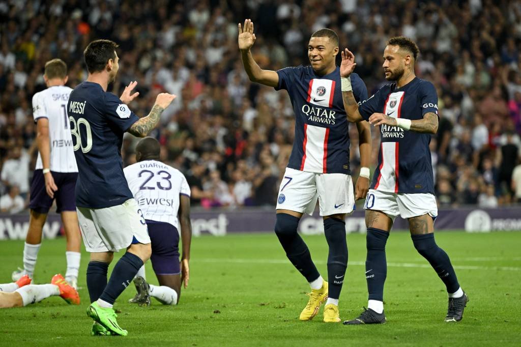 PSG: equipe parisiense aposta em suas estrelas para conseguir o primeiro título na competição (Lionel Hahn/Getty Images)