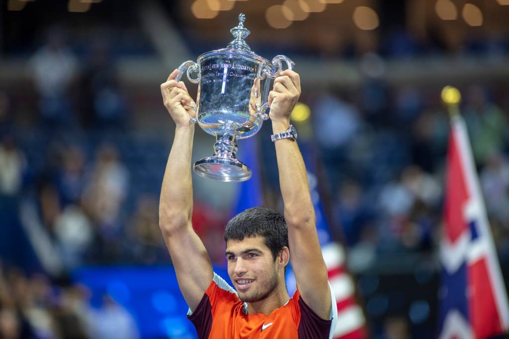 Alcaraz se tornou o tenista mais jovem número 1 do mundo (Tim Clayton/Getty Images)