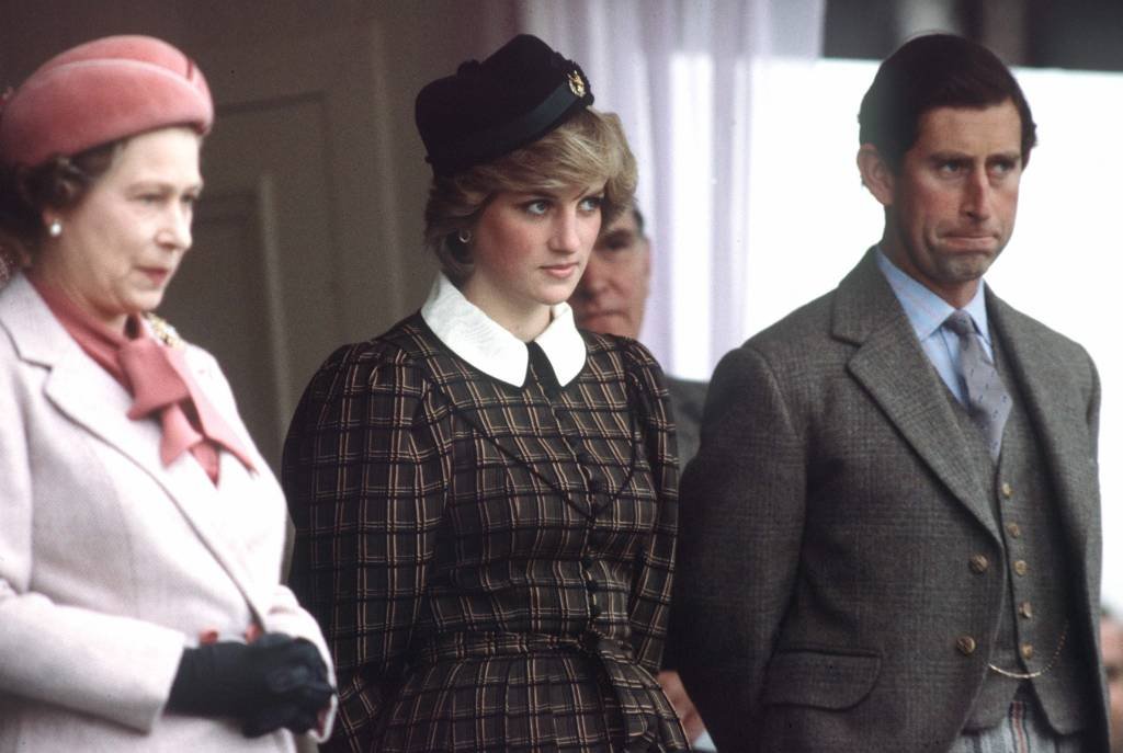 Paul Burrel, ex-mordomo da família real, revelou que de fato a Rainha Elizabeth II não tinha um relacionamento próximo com Diana (Graham Photo/Getty Images)
