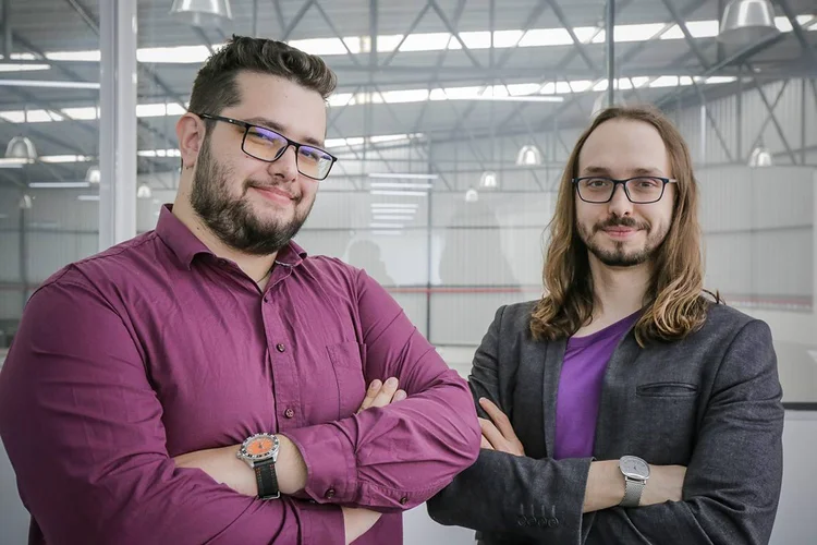 Grégory e André Reichert, irmãos e sócios da Razor Computadores, de Passo Fundo, no Rio Grande do Sul: entre os clientes estão grandes empresas como Petrobras, Itaú, SAP e Globo (Douglas Petry/Divulgação)