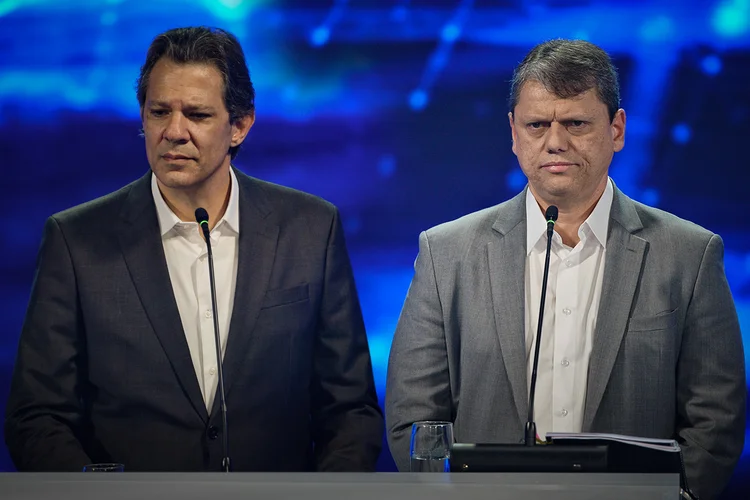 Haddad e Tarcísio: quem está à frente nas pesquisas eleitorais? (Renato Pizzutto/Band/Divulgação)