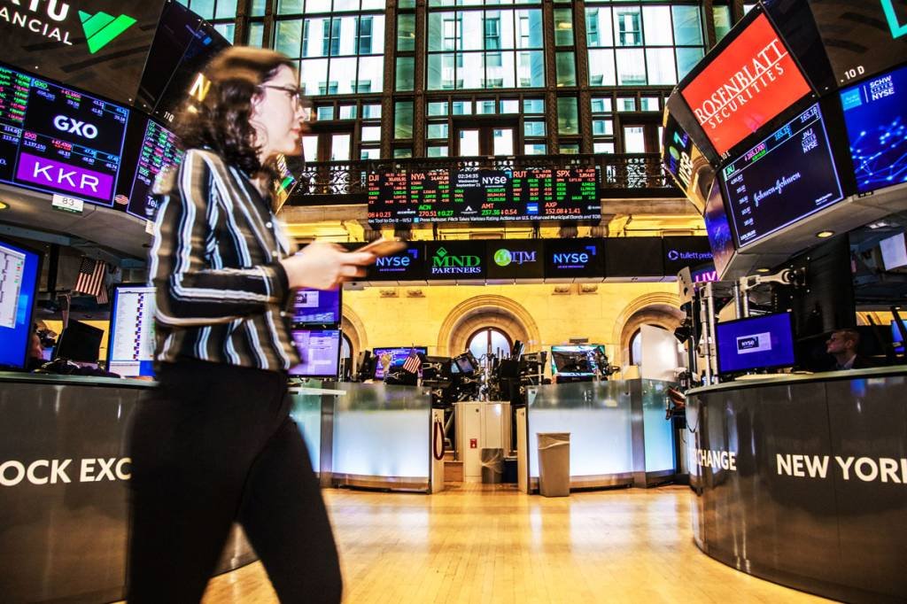 Só queda de ações pode salvar títulos globais, diz Barclays