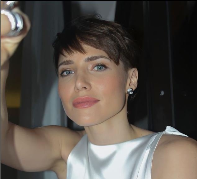 Quem é Letícia Colin, atriz indicada ao Emmy Internacional 2022