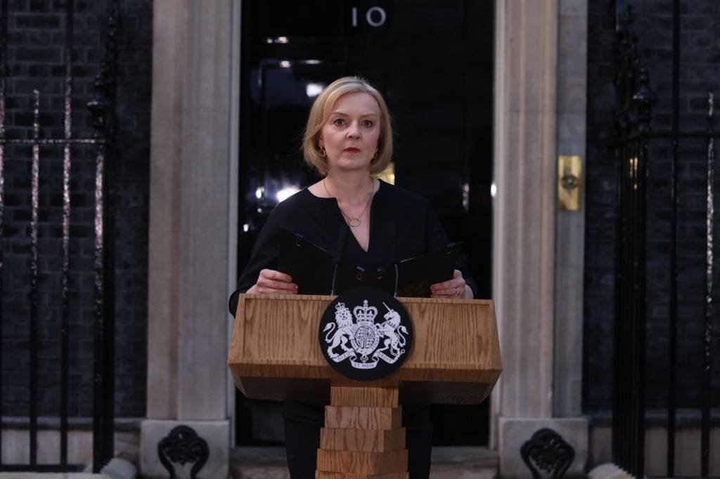 Primeira-ministra do Reino Unido fala após anúncio da morte da rainha