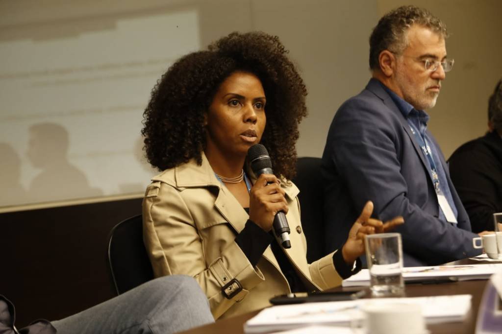 Marciele Delduque, empreendedora, e Virgílio Viana, ambientalista e professor da FDC, durante o lançamento do conselho (Bússola/Marciele Delduque e Virgílio Viana/Divulgação)
