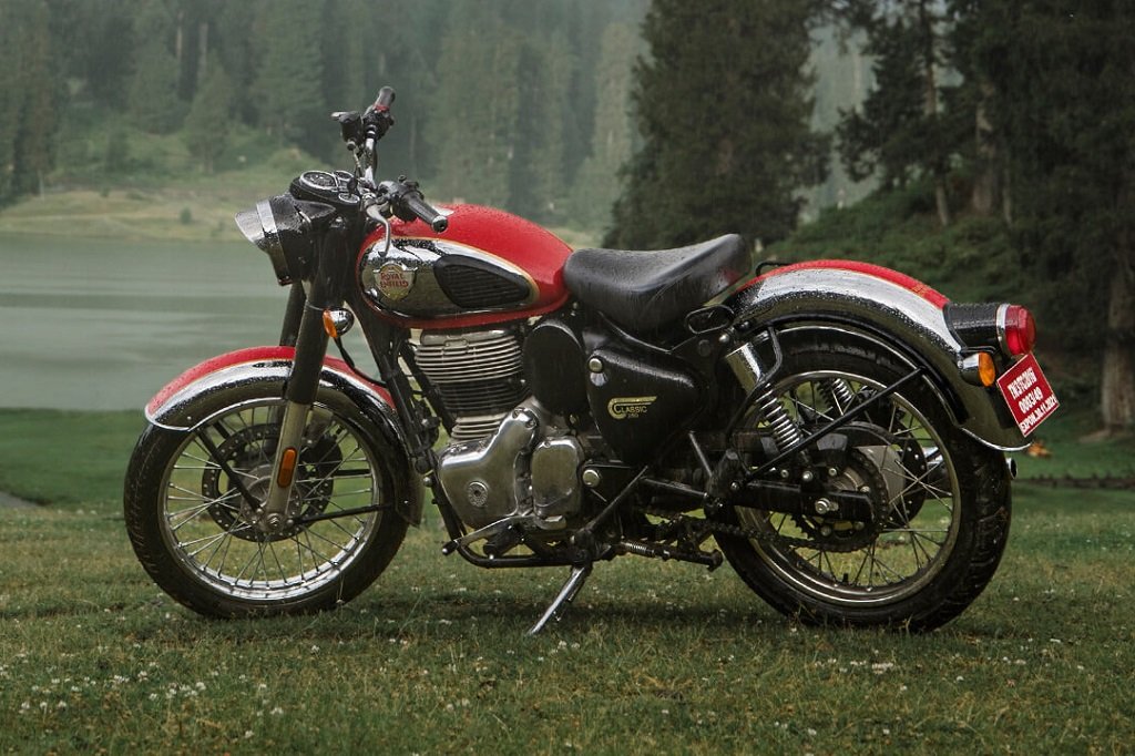 Royal Enfield Classic 350 Traseira