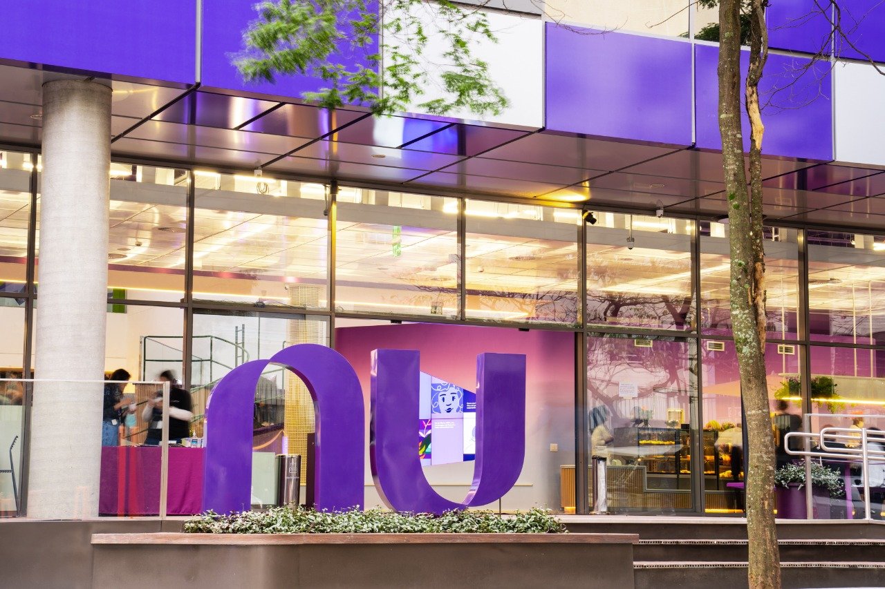 Nubank tem receita recorde no 3º tri e primeiro lucro pós-IPO, de US$ 7,8 mi