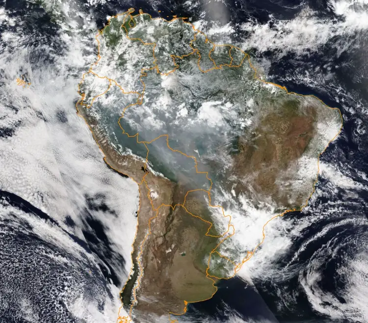 Inpe: imagem de satélite mostra o tamanho da fumaça. (Inpe/Reprodução)